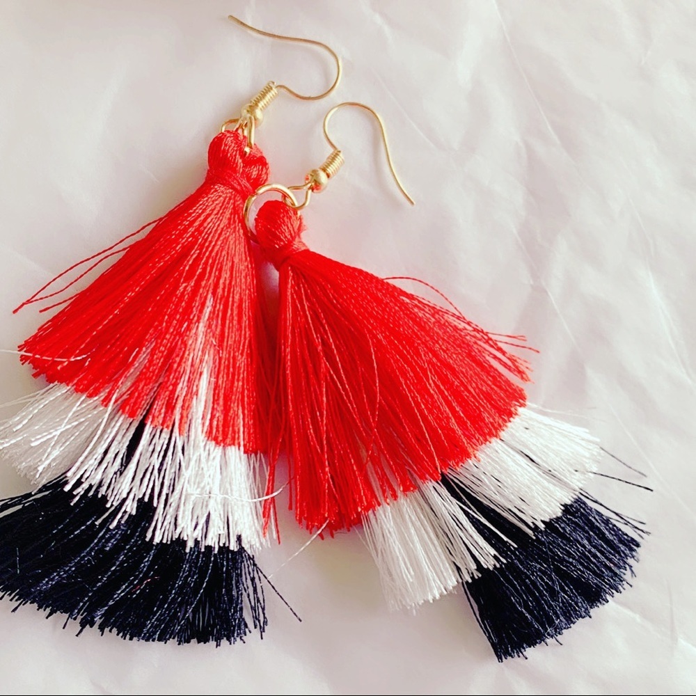 Trending Tassel Earrings - Picture 2 of 6